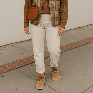 UGG Unisex Tan Suede Shoes - men’s/boys 6 women’s 8